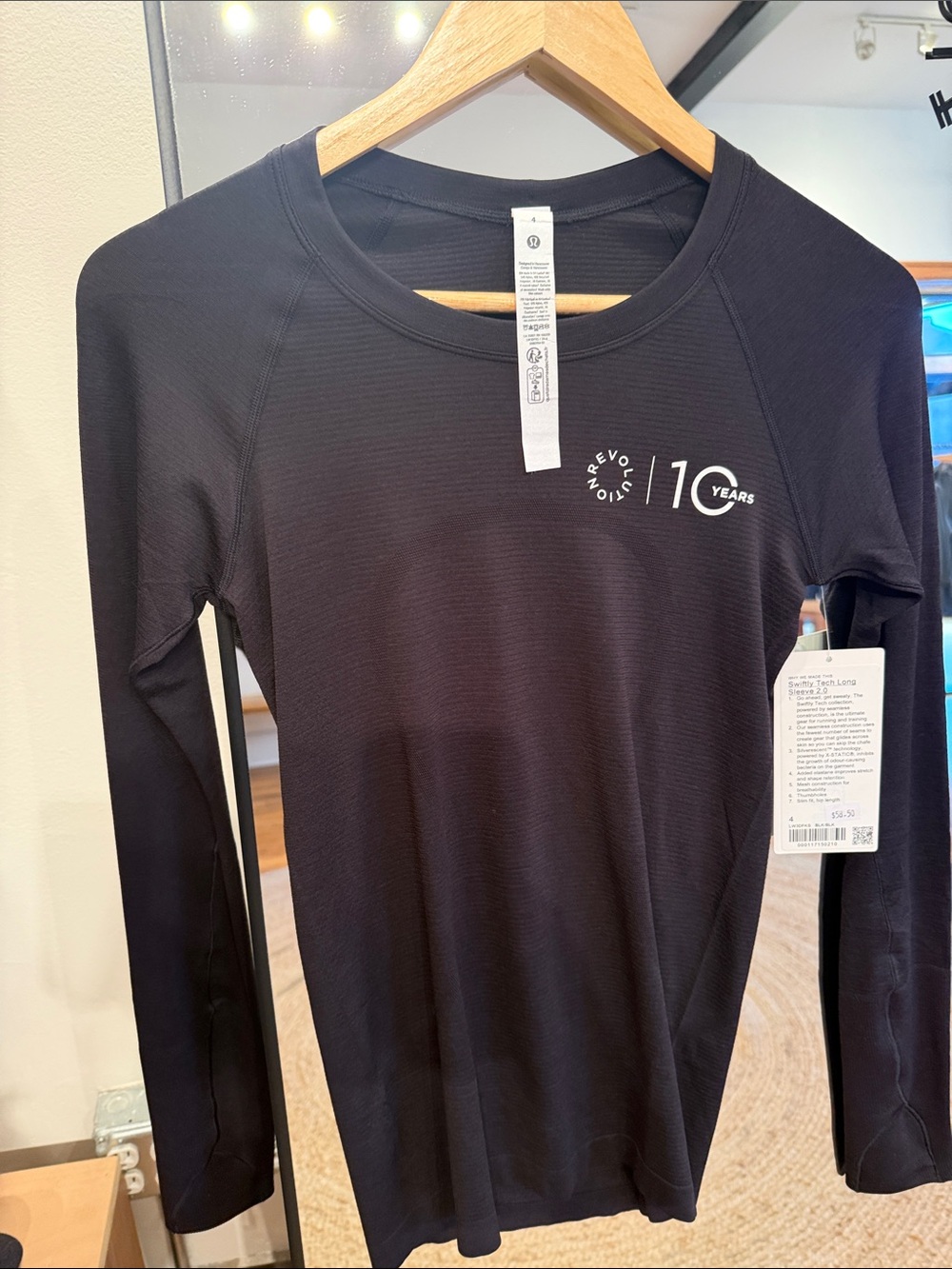 Lululemon Swiftly Tech Long Sleeve 2.0, NWT size 4